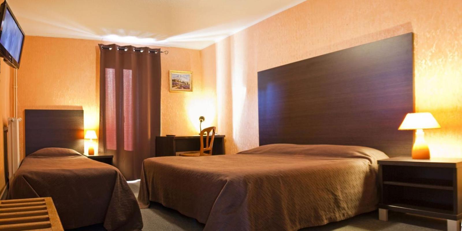 Logis Hotel Restaurant De La Poste ปองต์ซิโบลด์ ภายนอก รูปภาพ