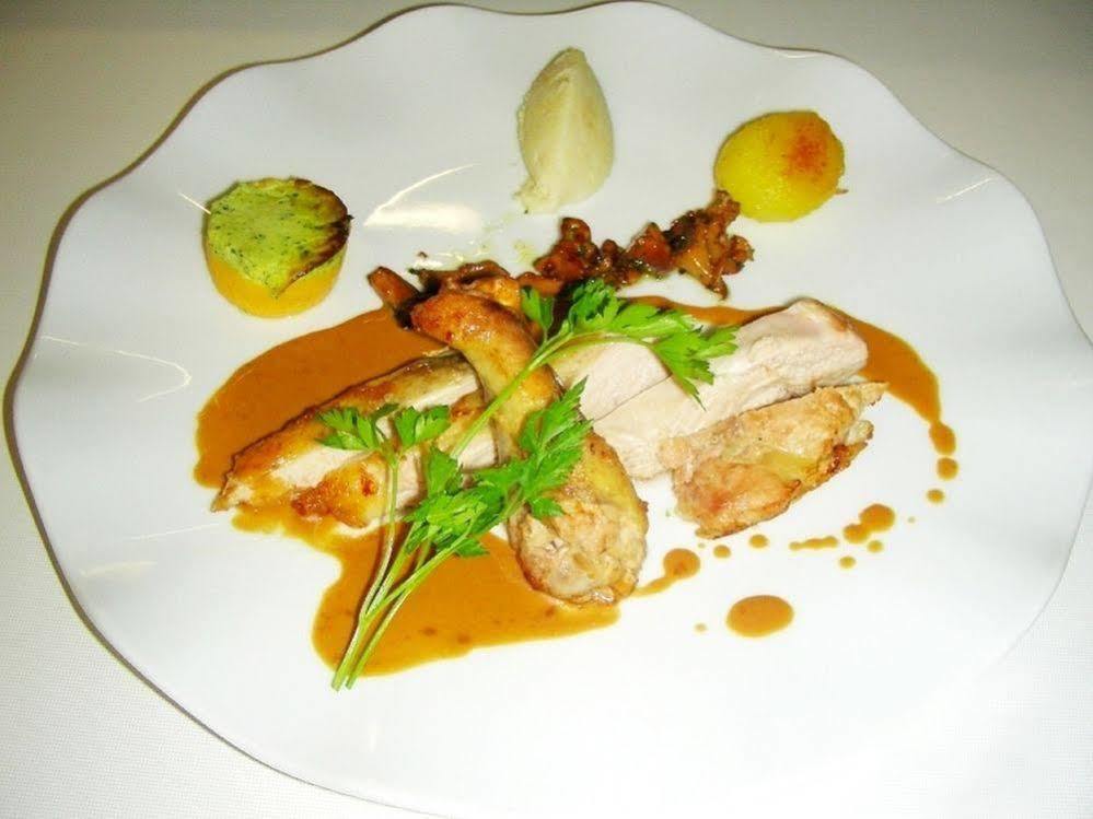 Logis Hotel Restaurant De La Poste ปองต์ซิโบลด์ ภายนอก รูปภาพ