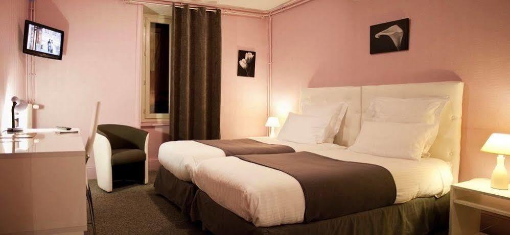 Logis Hotel Restaurant De La Poste ปองต์ซิโบลด์ ภายนอก รูปภาพ